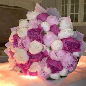 Букет 25 пионов микс