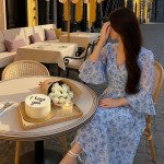 Подарочный набор букет эустомы и бенто-тортик
